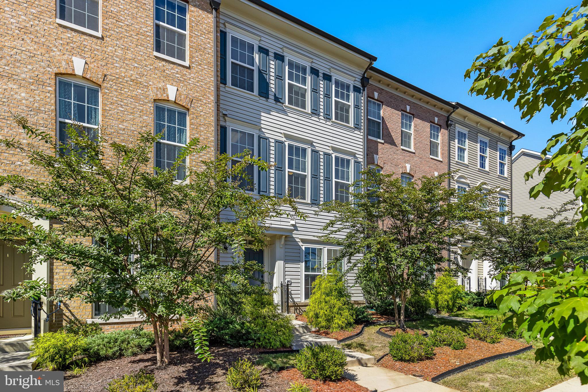 844 BASSWOOD DR
