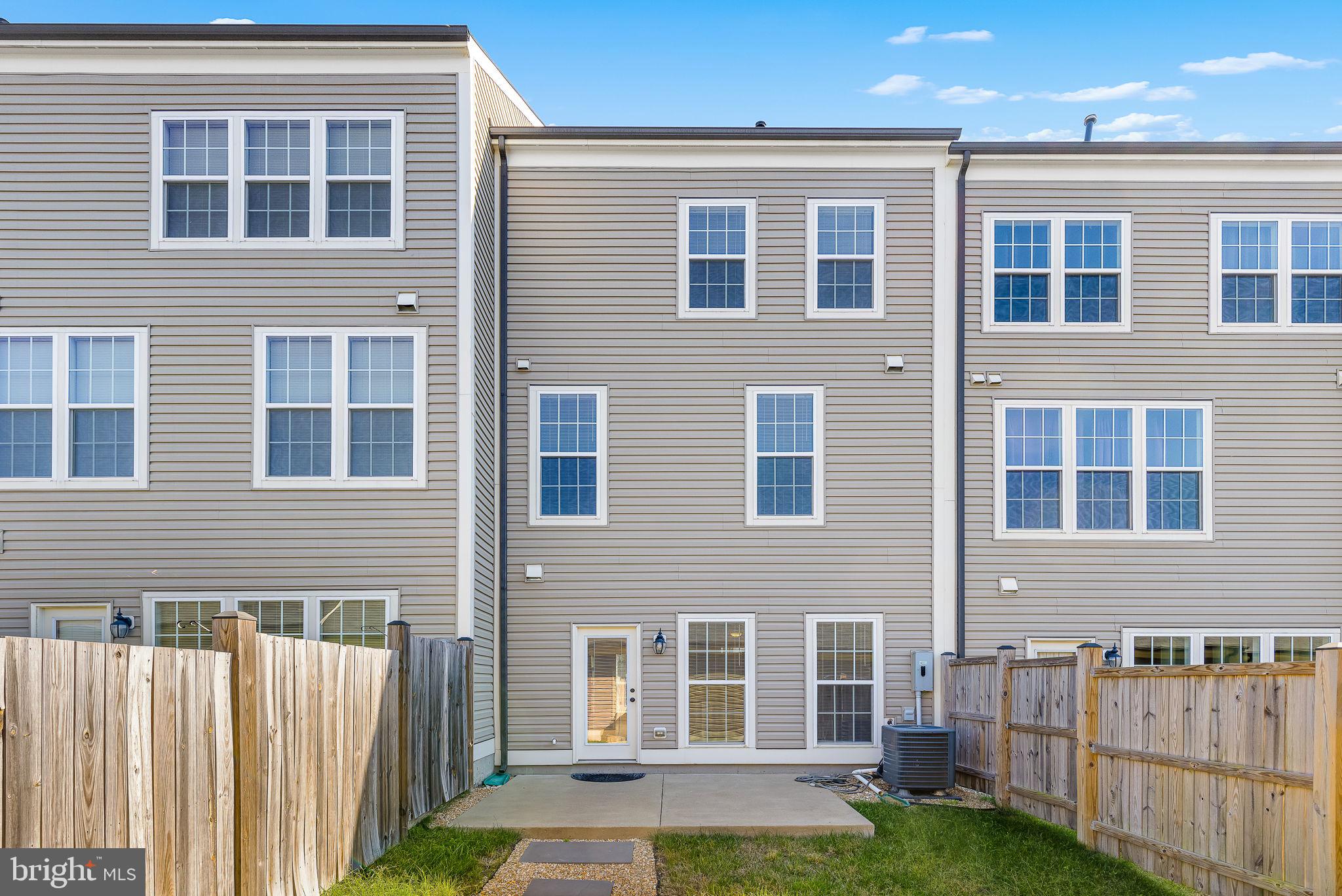844 BASSWOOD DR
