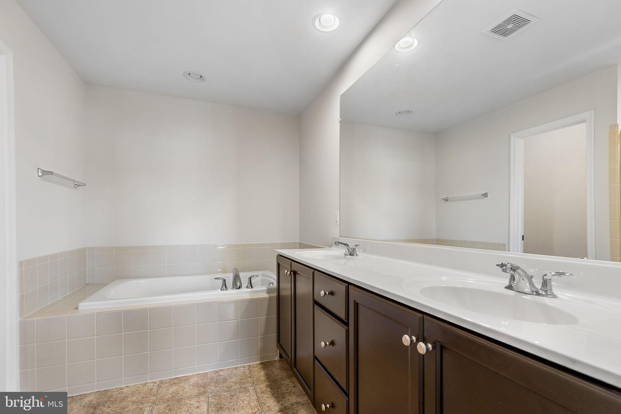 844 BASSWOOD DR