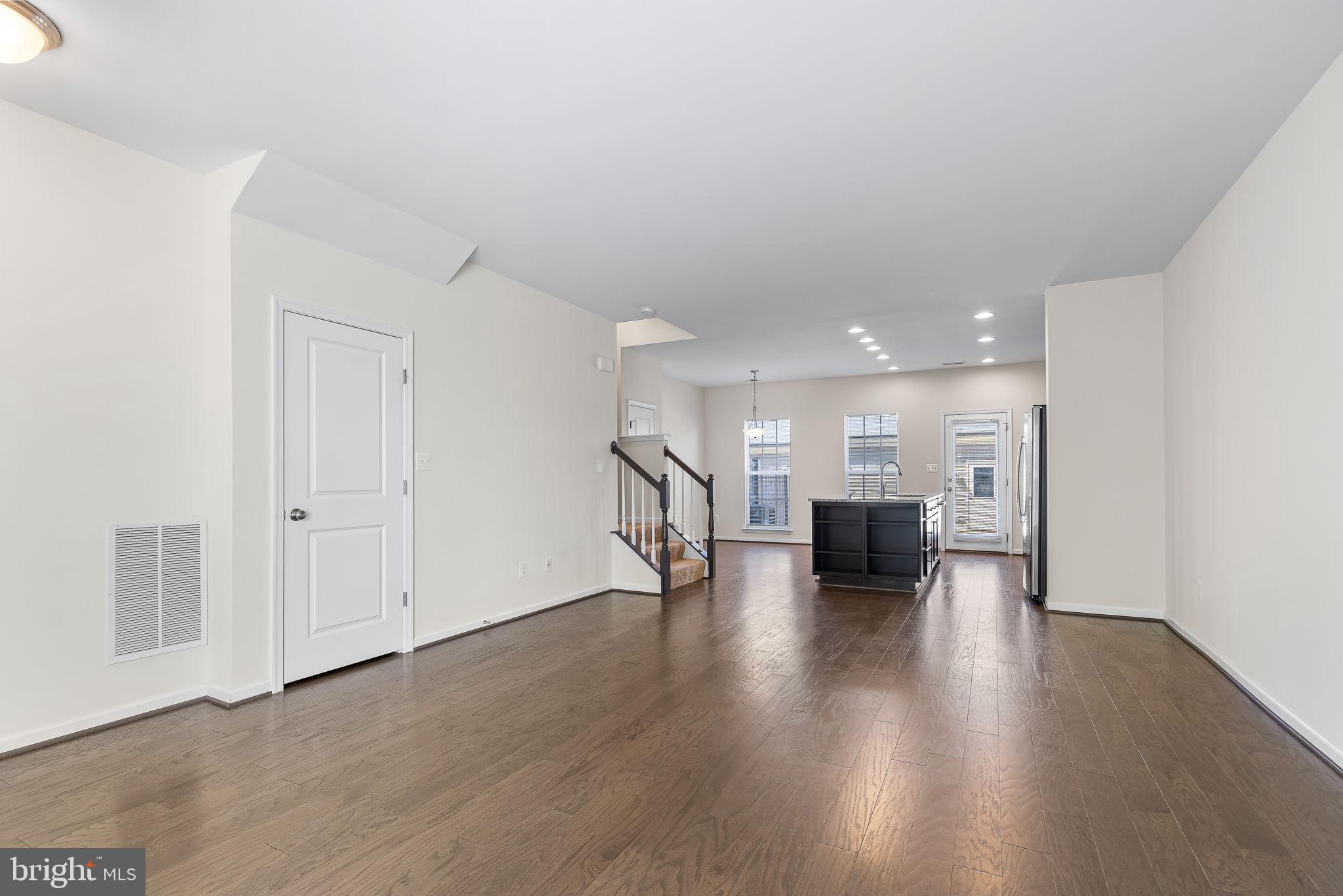 844 BASSWOOD DR