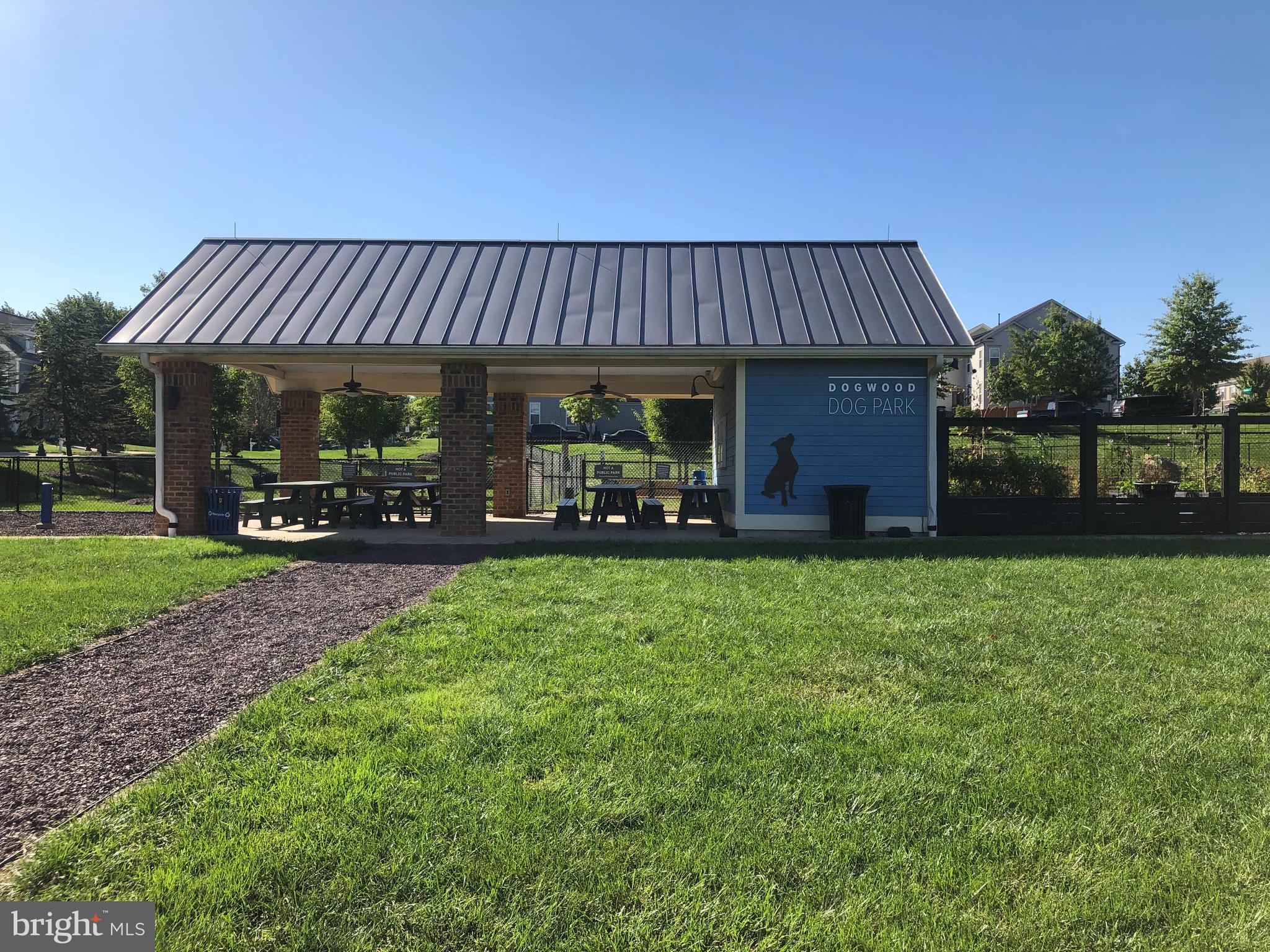 844 BASSWOOD DR