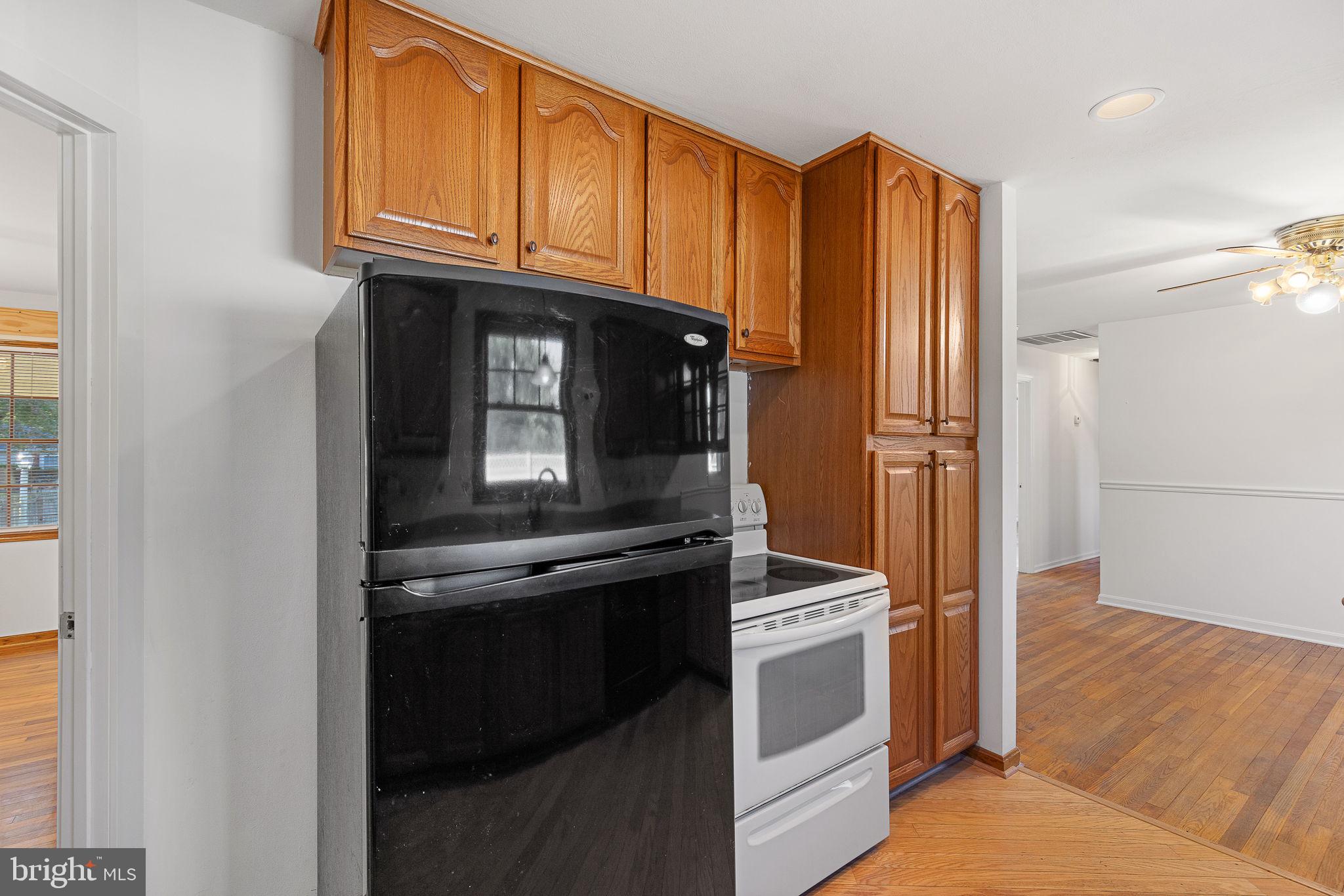 102 Walnut Dr