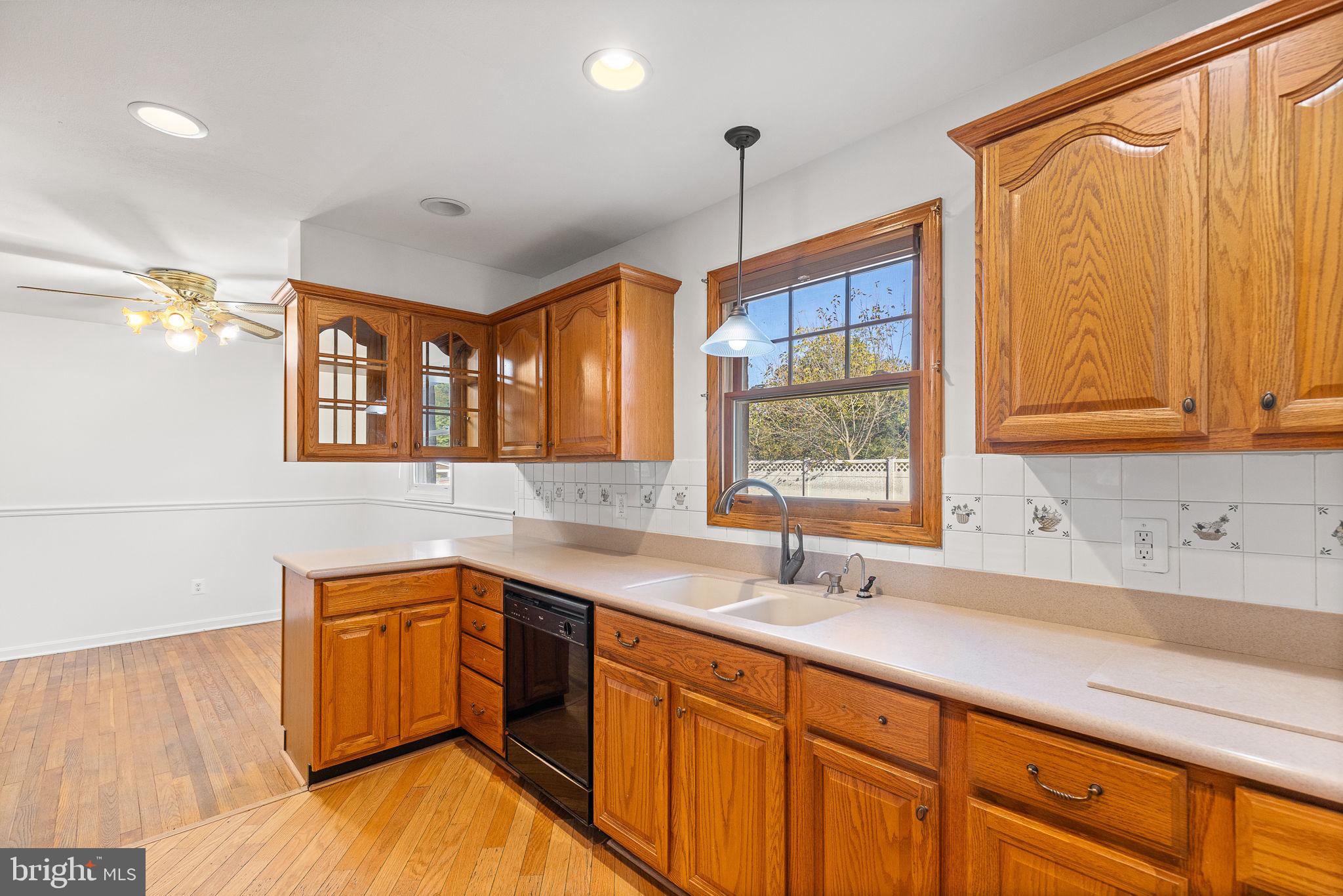 102 Walnut Dr