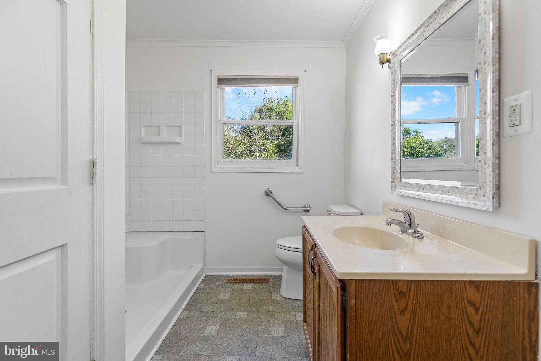 102 Walnut Dr