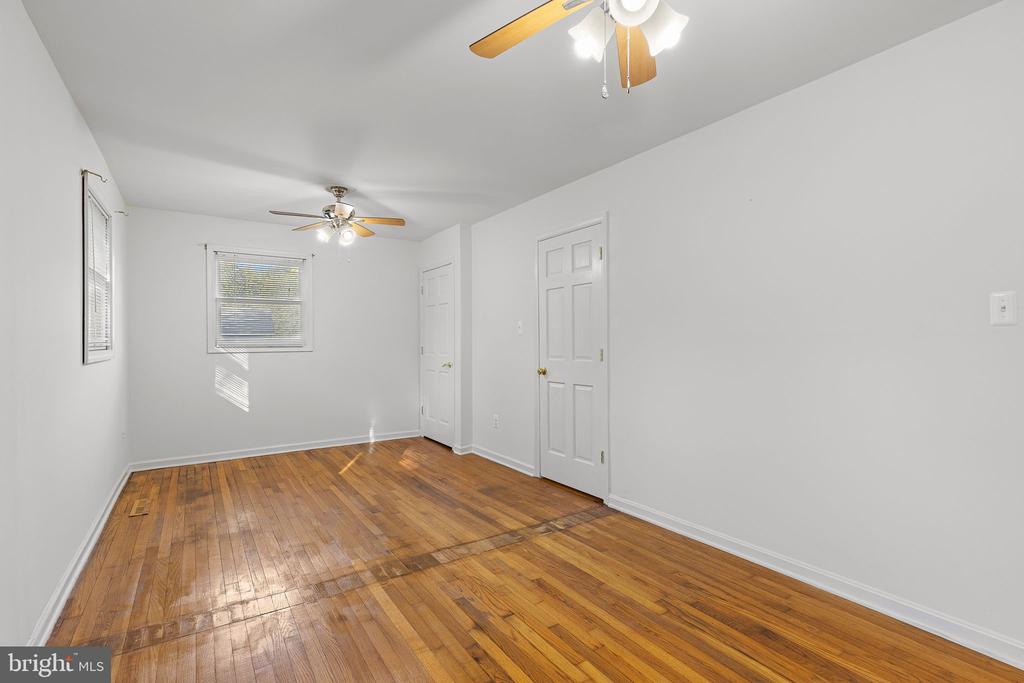 102 Walnut Dr
