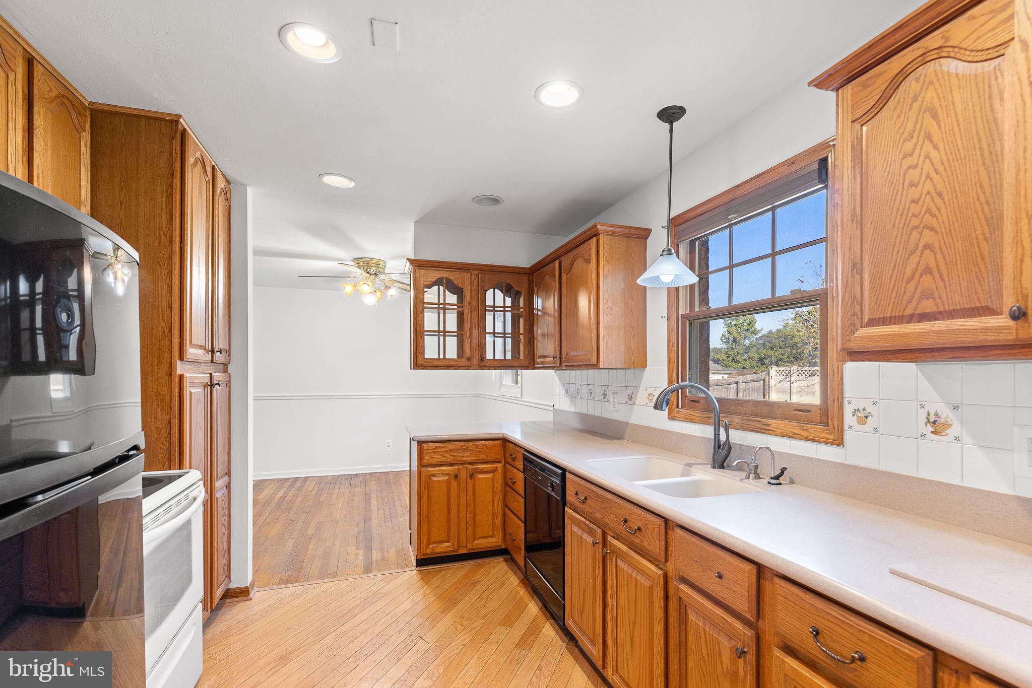 102 Walnut Dr