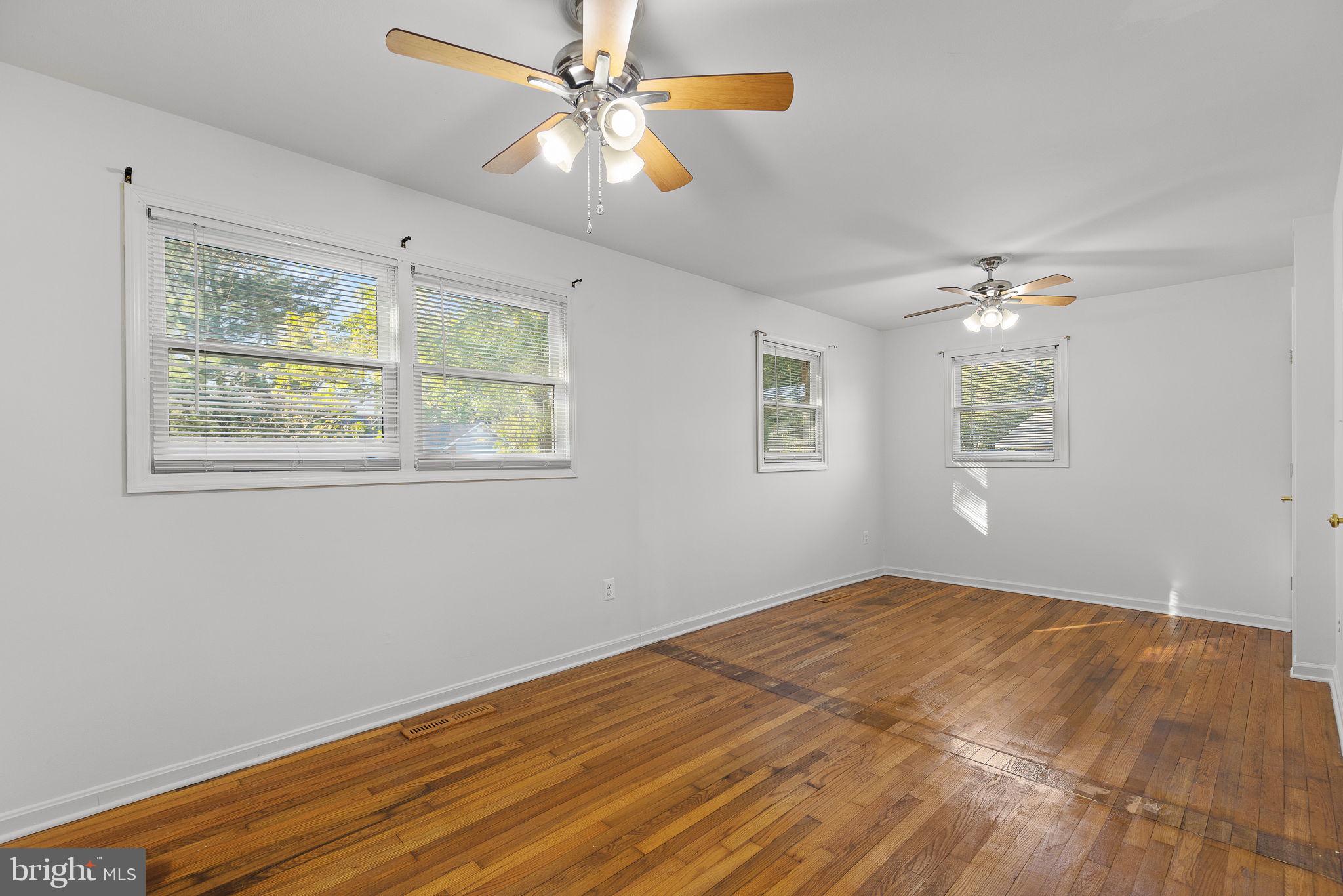 102 Walnut Dr