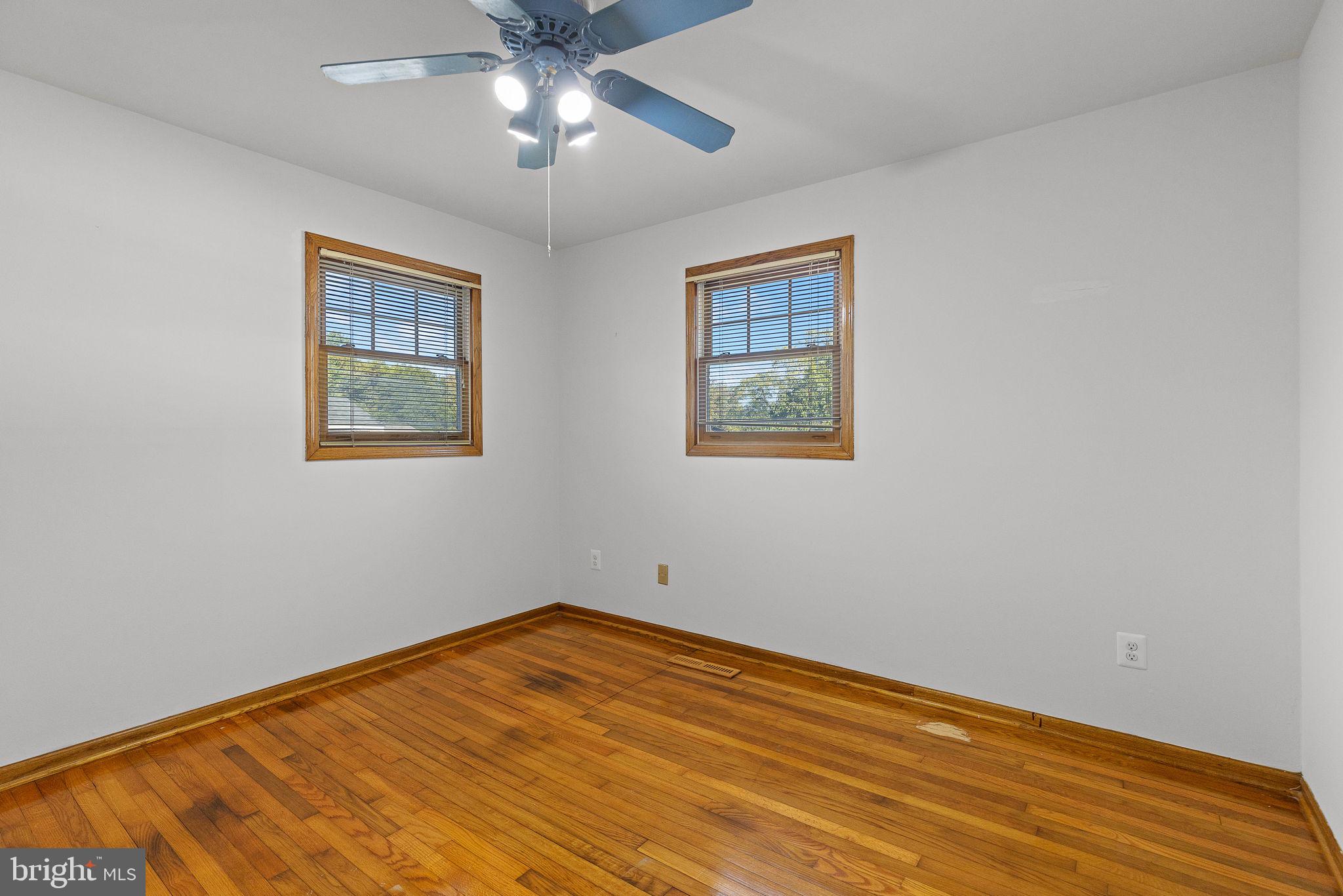 102 Walnut Dr