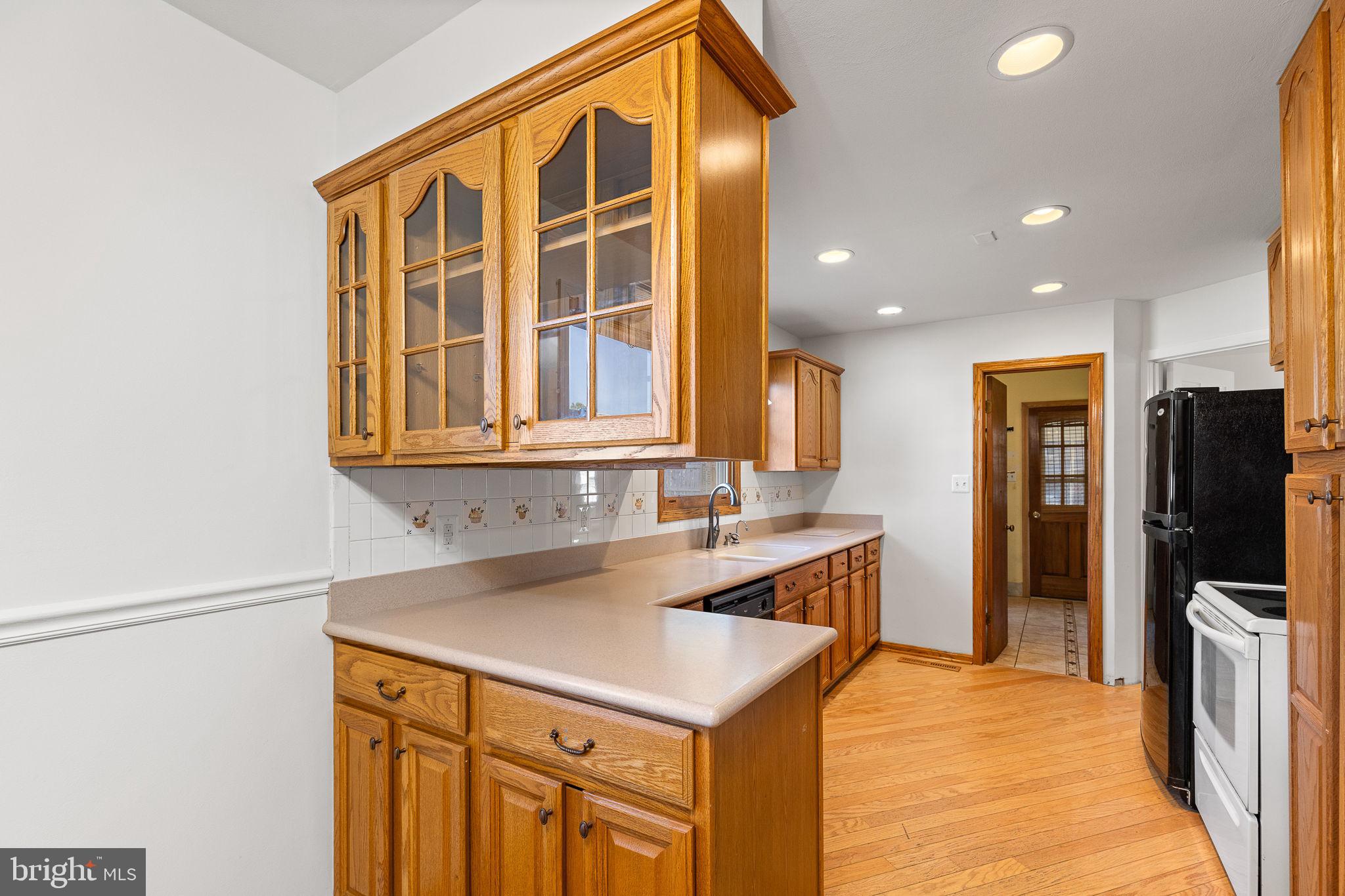 102 Walnut Dr