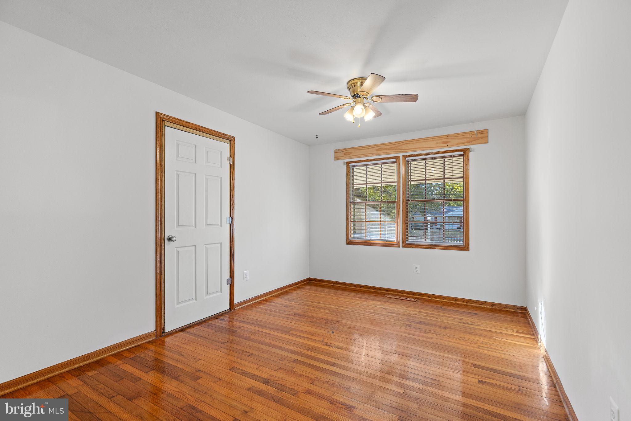 102 Walnut Dr