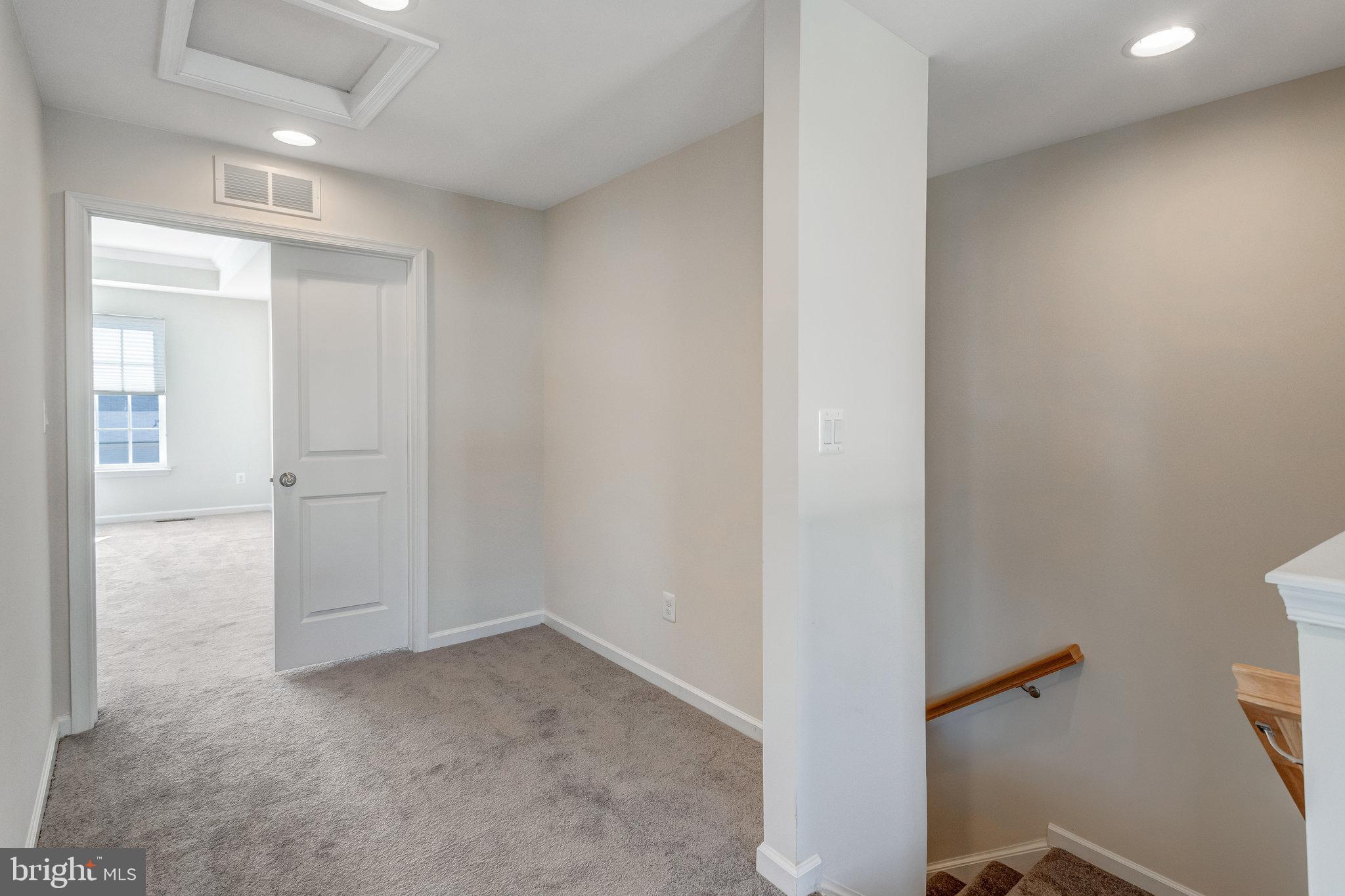 921 Basswood Dr
