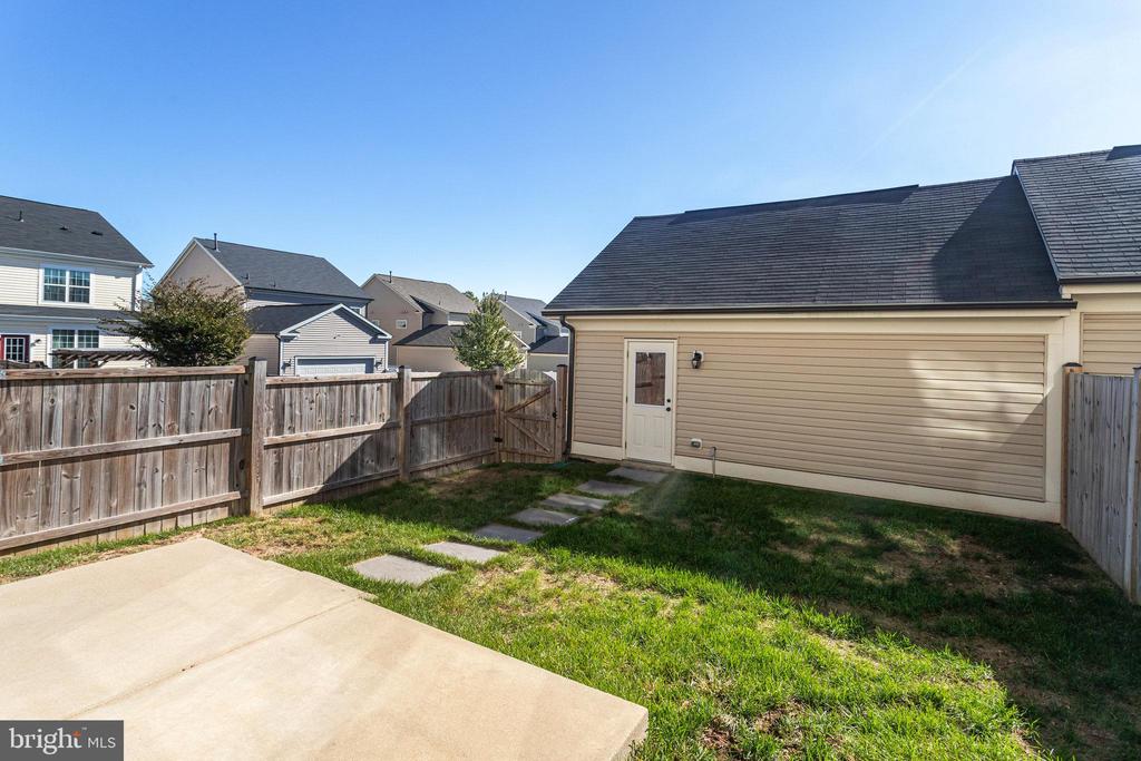 921 Basswood Dr