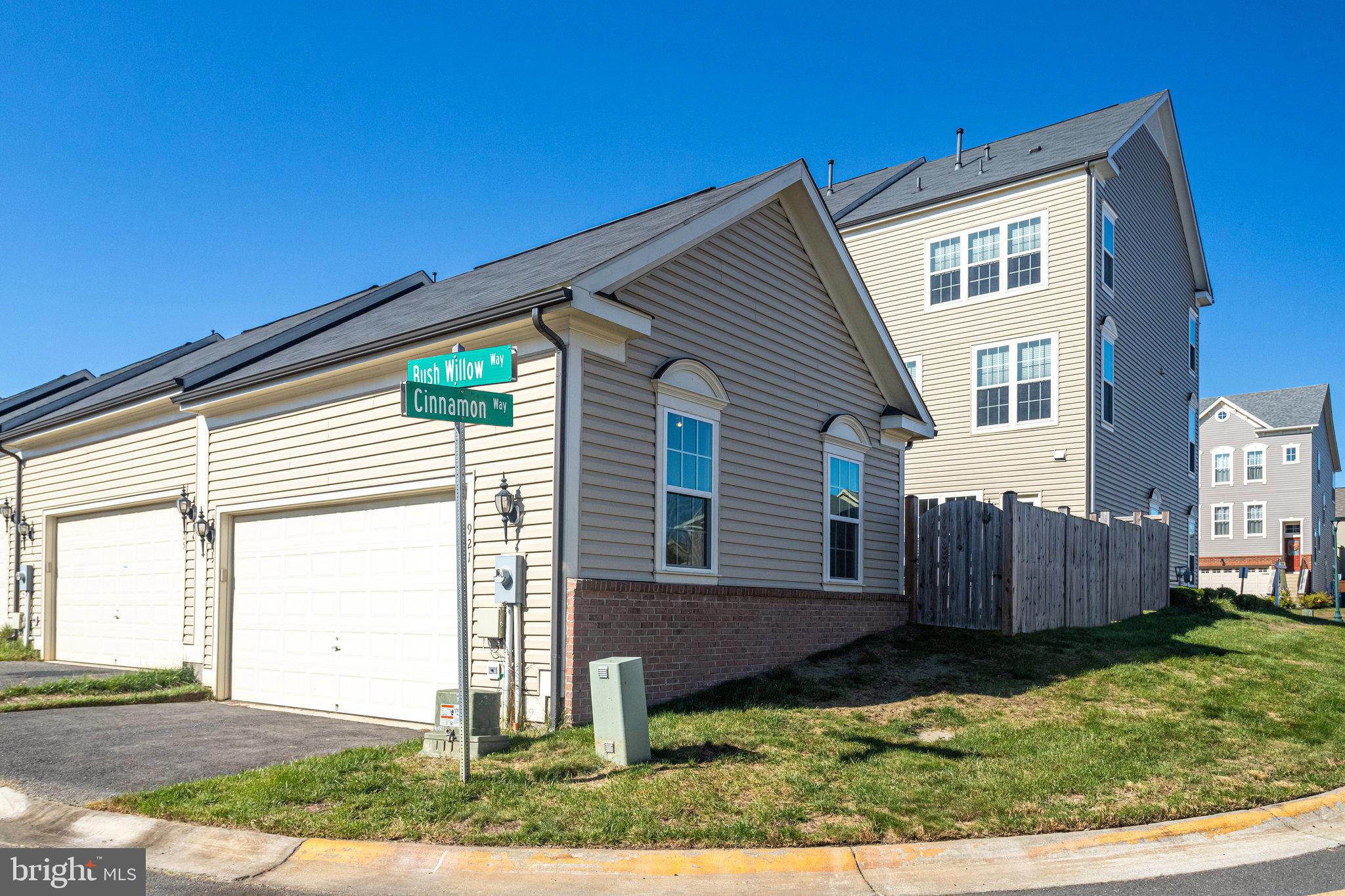 921 Basswood Dr