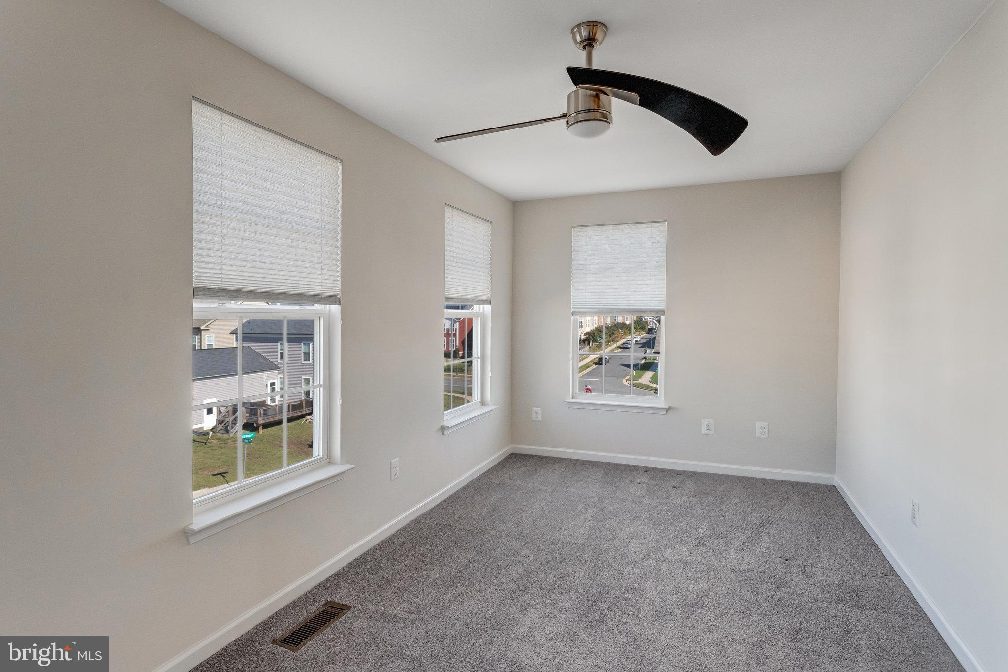 921 Basswood Dr