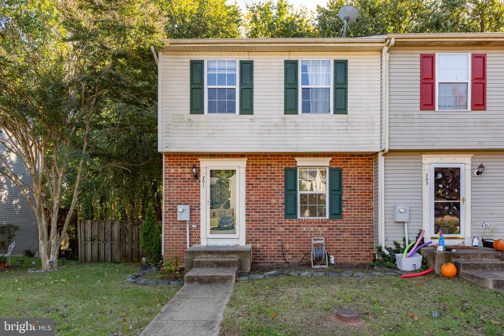 201 Stafford Mews Ln