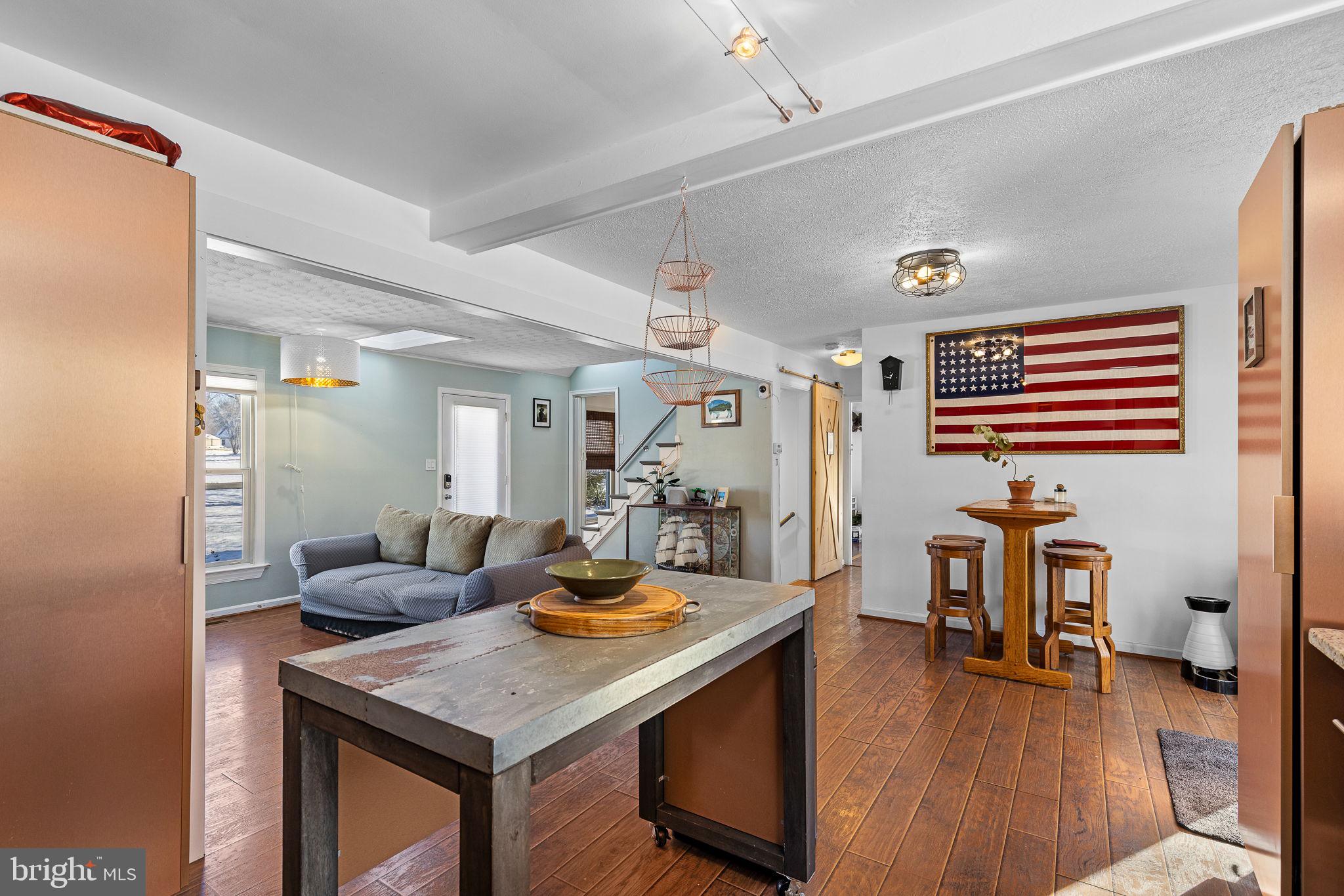 9 LAKE VIEW TER