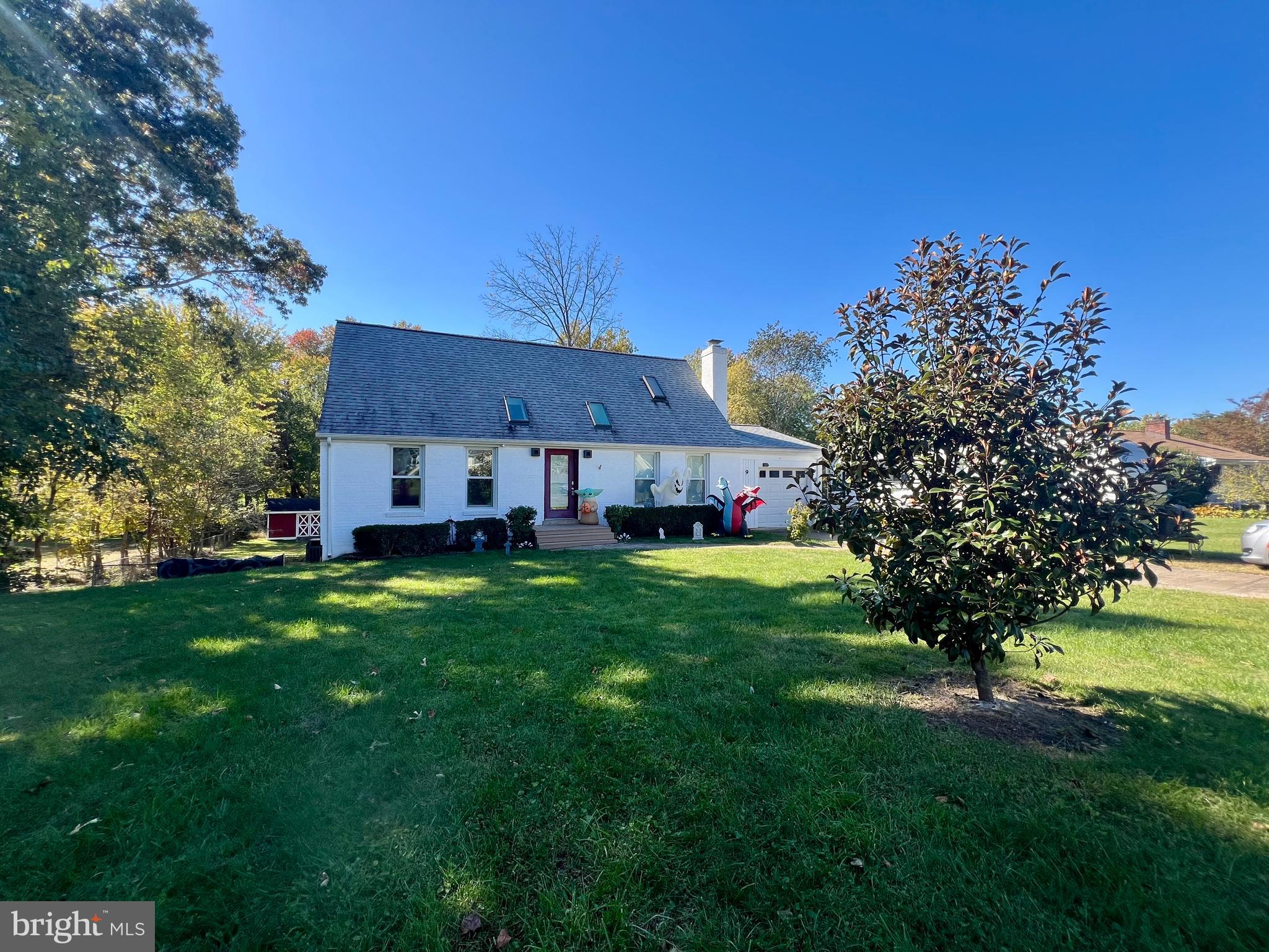 9 LAKE VIEW TER