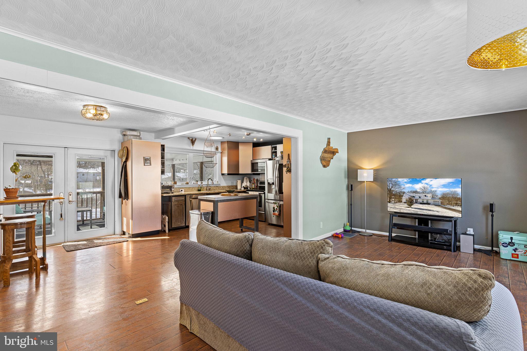 9 LAKE VIEW TER