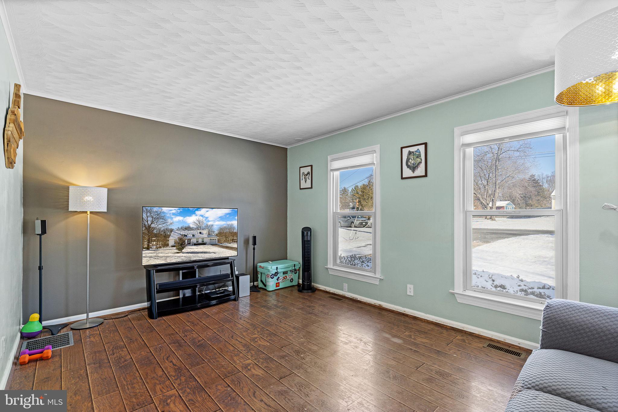 9 LAKE VIEW TER