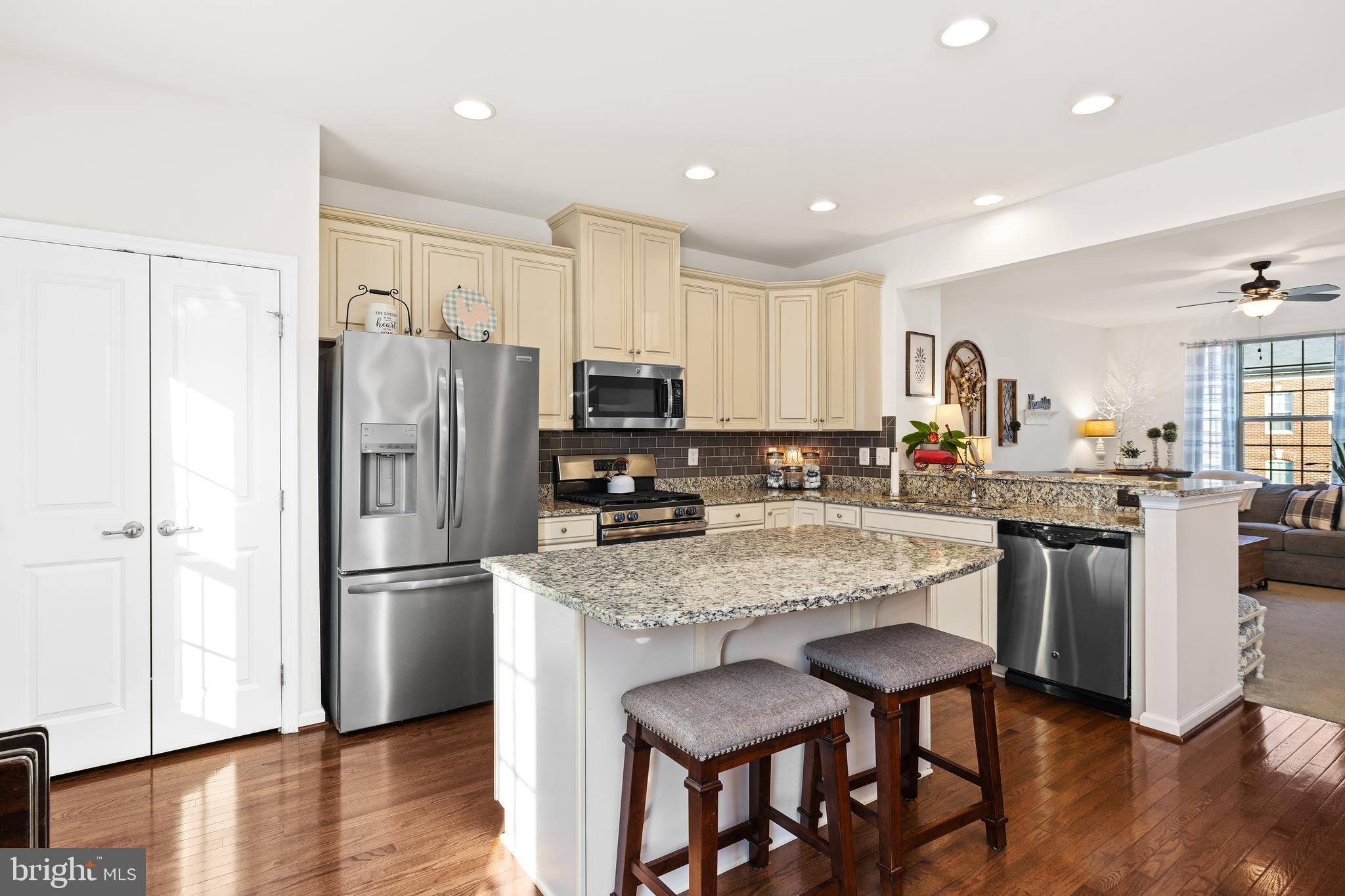 215 Freesia Ln