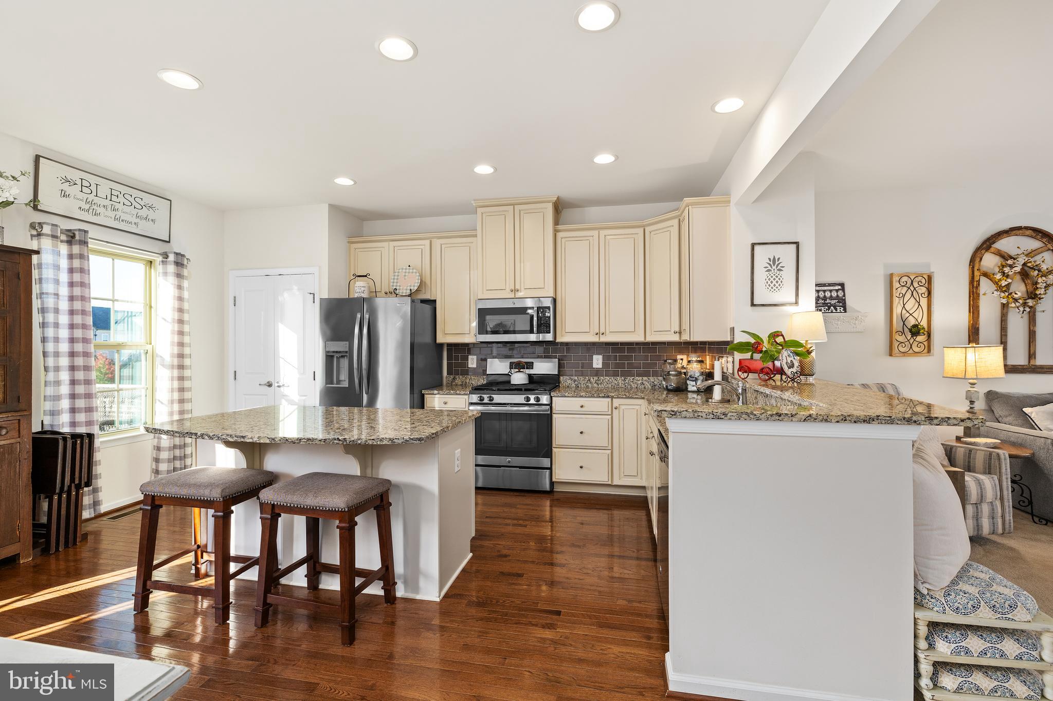 215 Freesia Ln