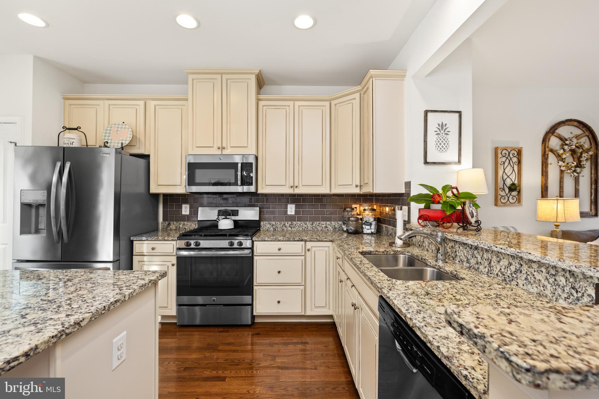 215 Freesia Ln