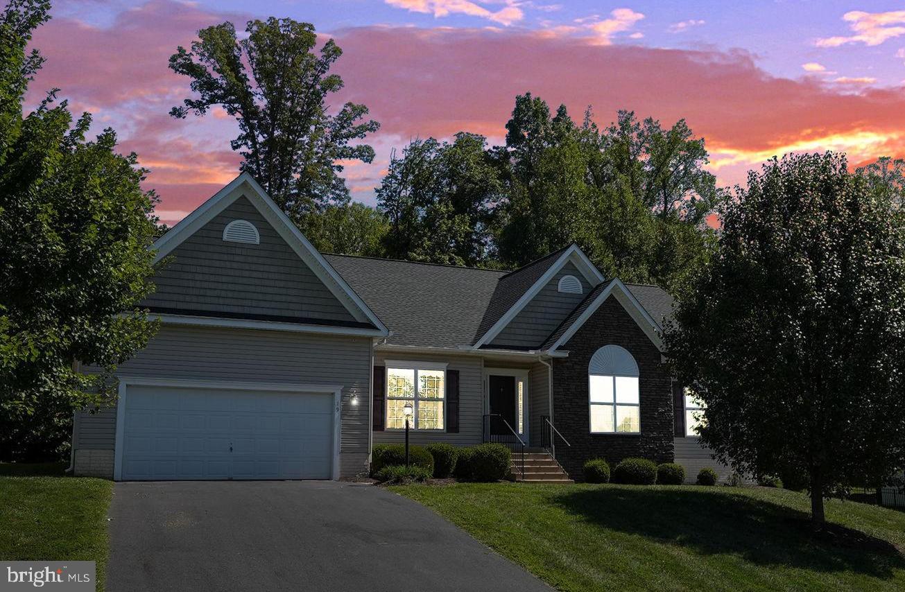 19 Towering Oaks Dr