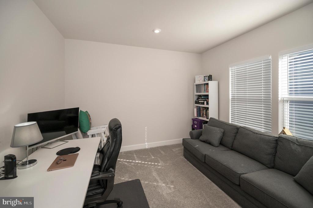 305 Daylily Ln