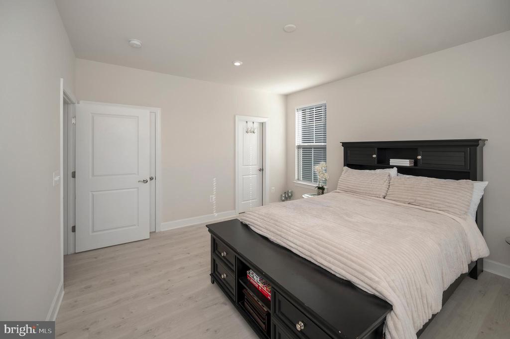 305 Daylily Ln