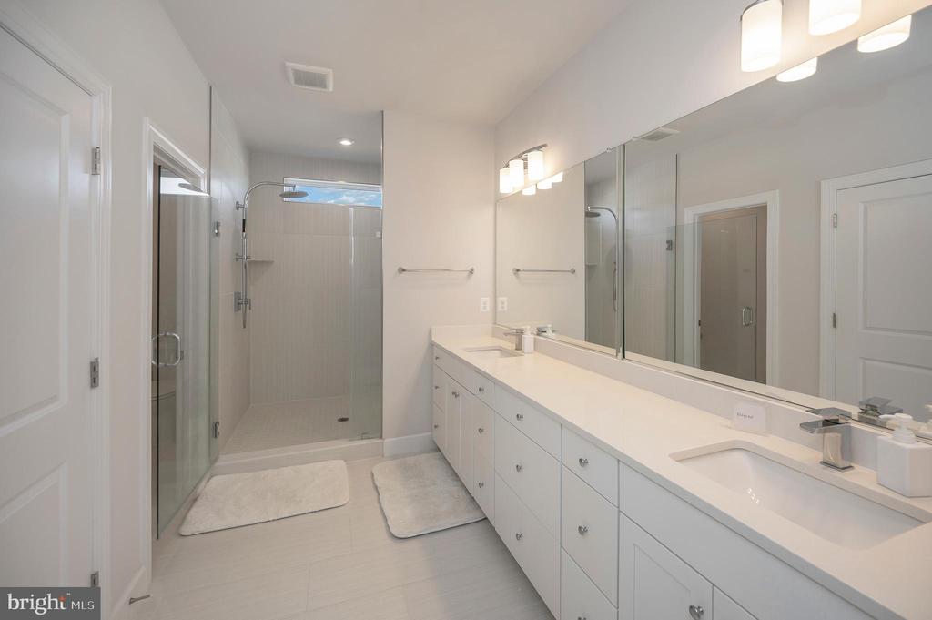 305 Daylily Ln