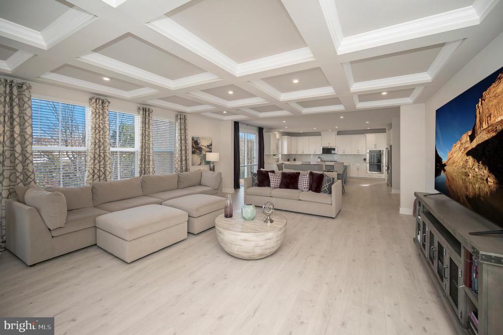 305 Daylily Ln