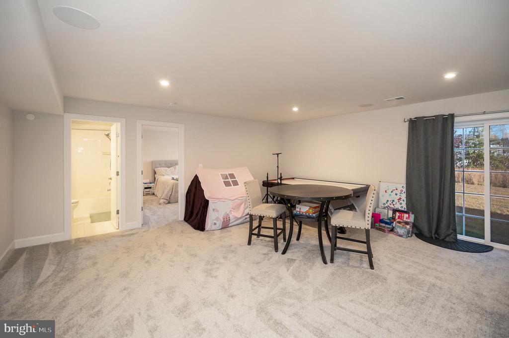 305 Daylily Ln