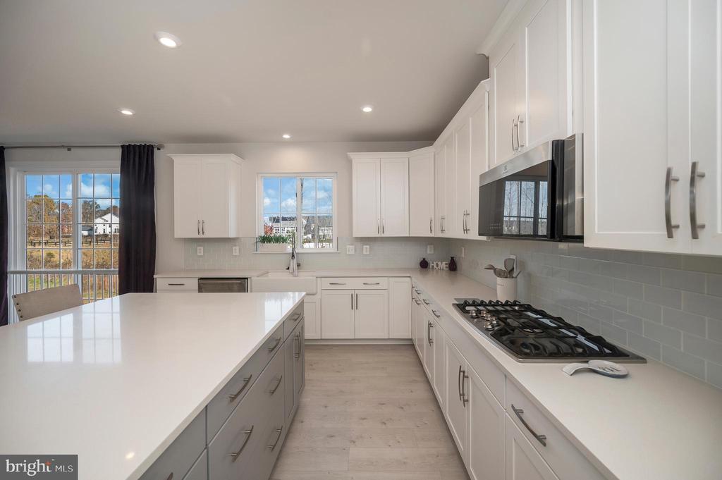 305 Daylily Ln
