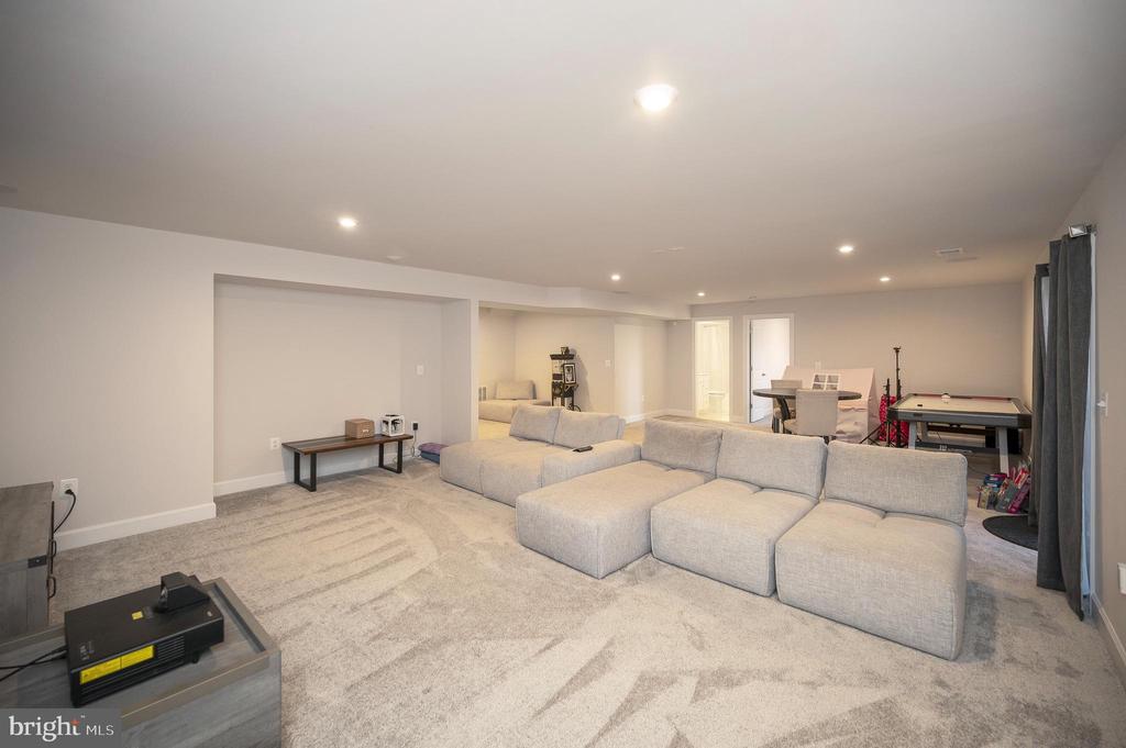 305 Daylily Ln