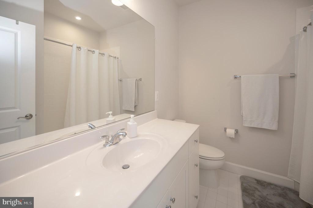 305 Daylily Ln