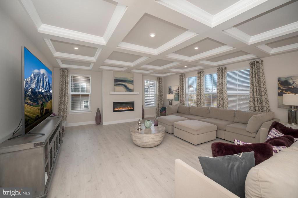305 Daylily Ln