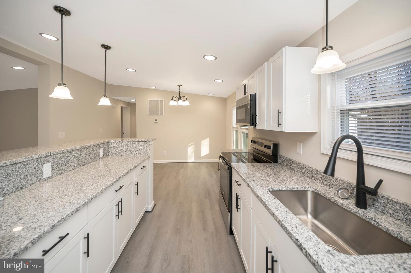 175 Meadows Rd