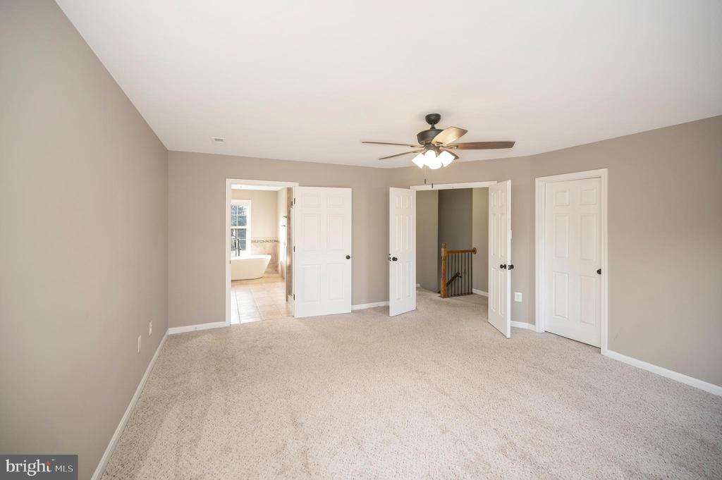 18 JOPLIN CT