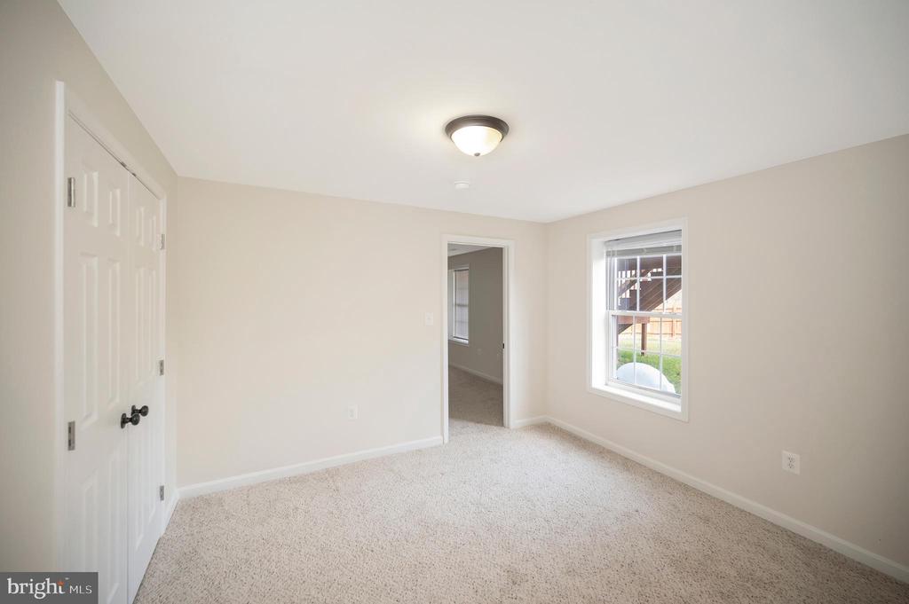 18 JOPLIN CT