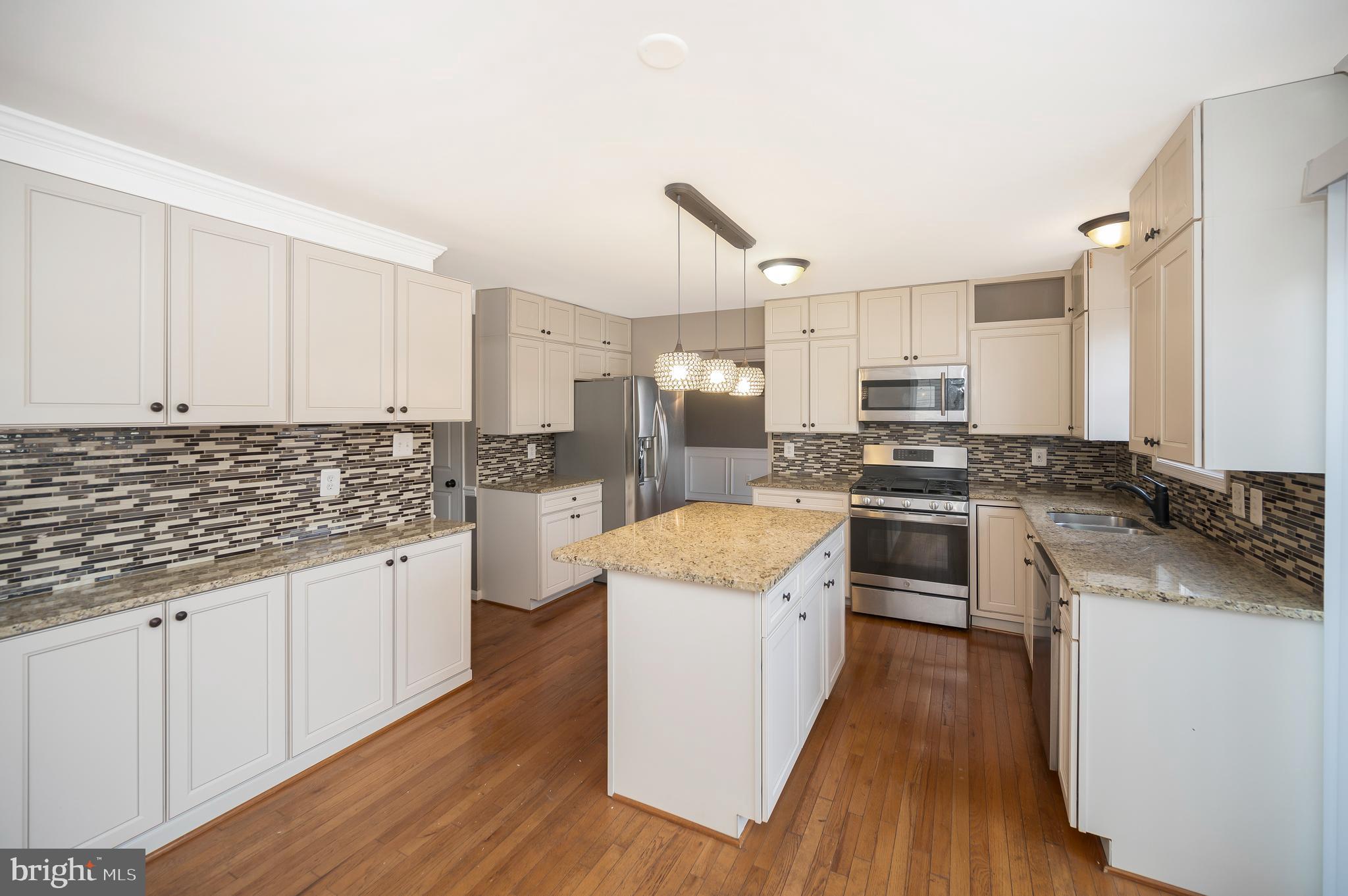 18 JOPLIN CT