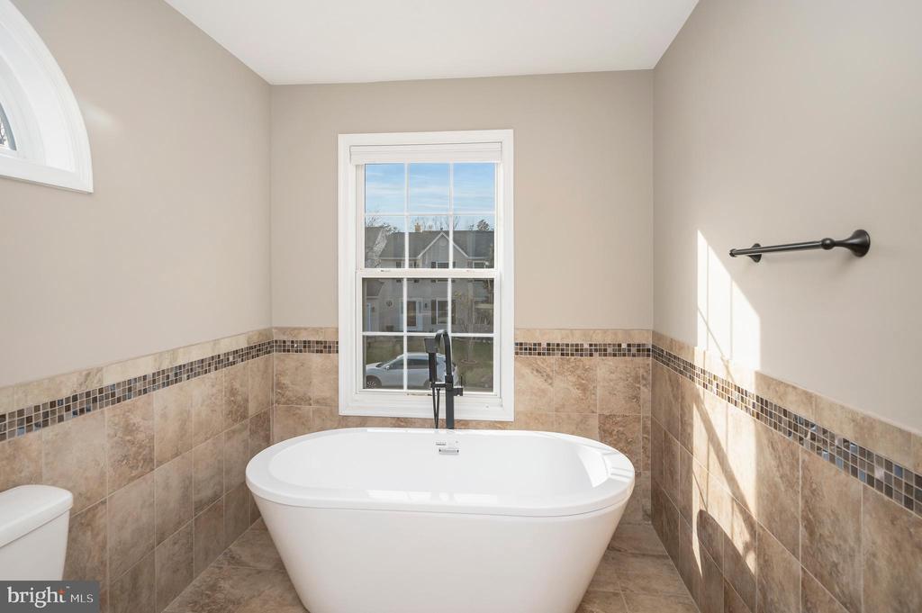 18 JOPLIN CT
