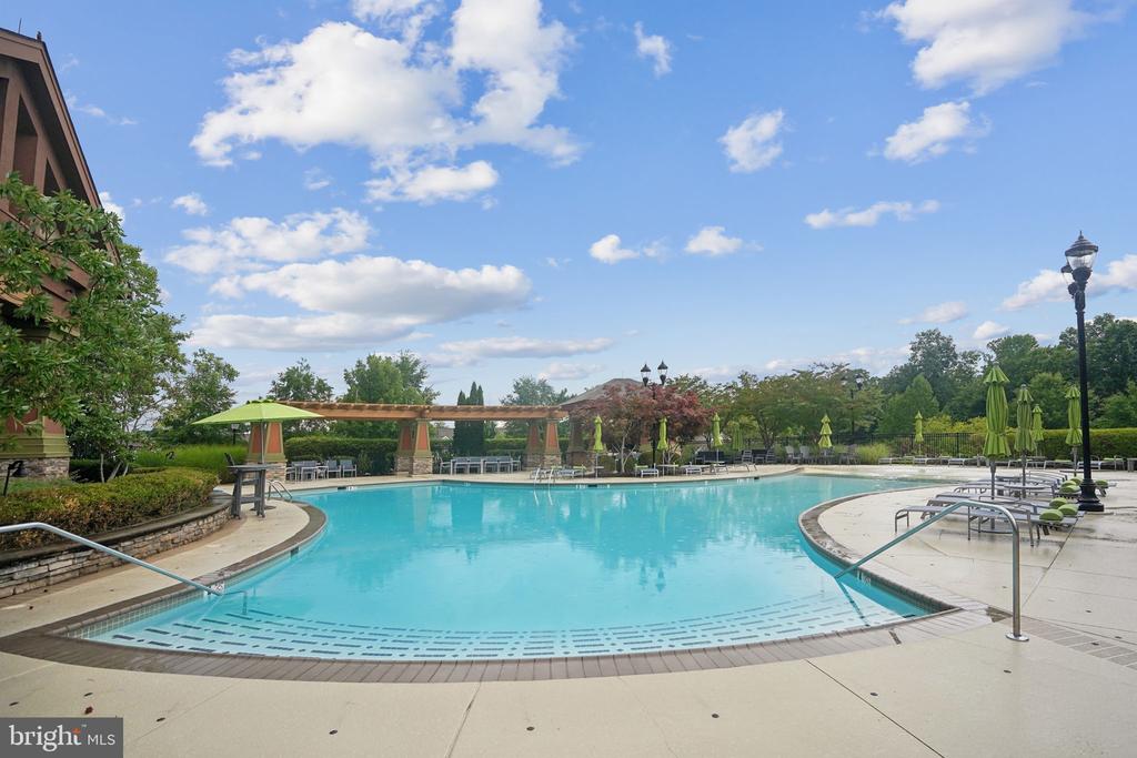 18 Sturgeon Dr