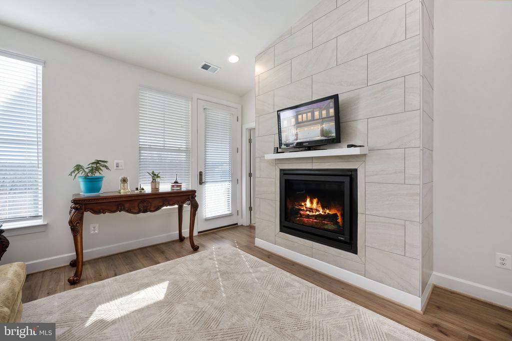 245 Smokebush Dr