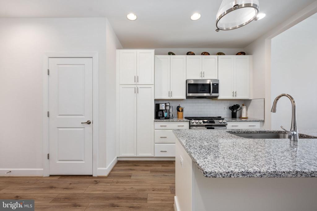 245 Smokebush Dr