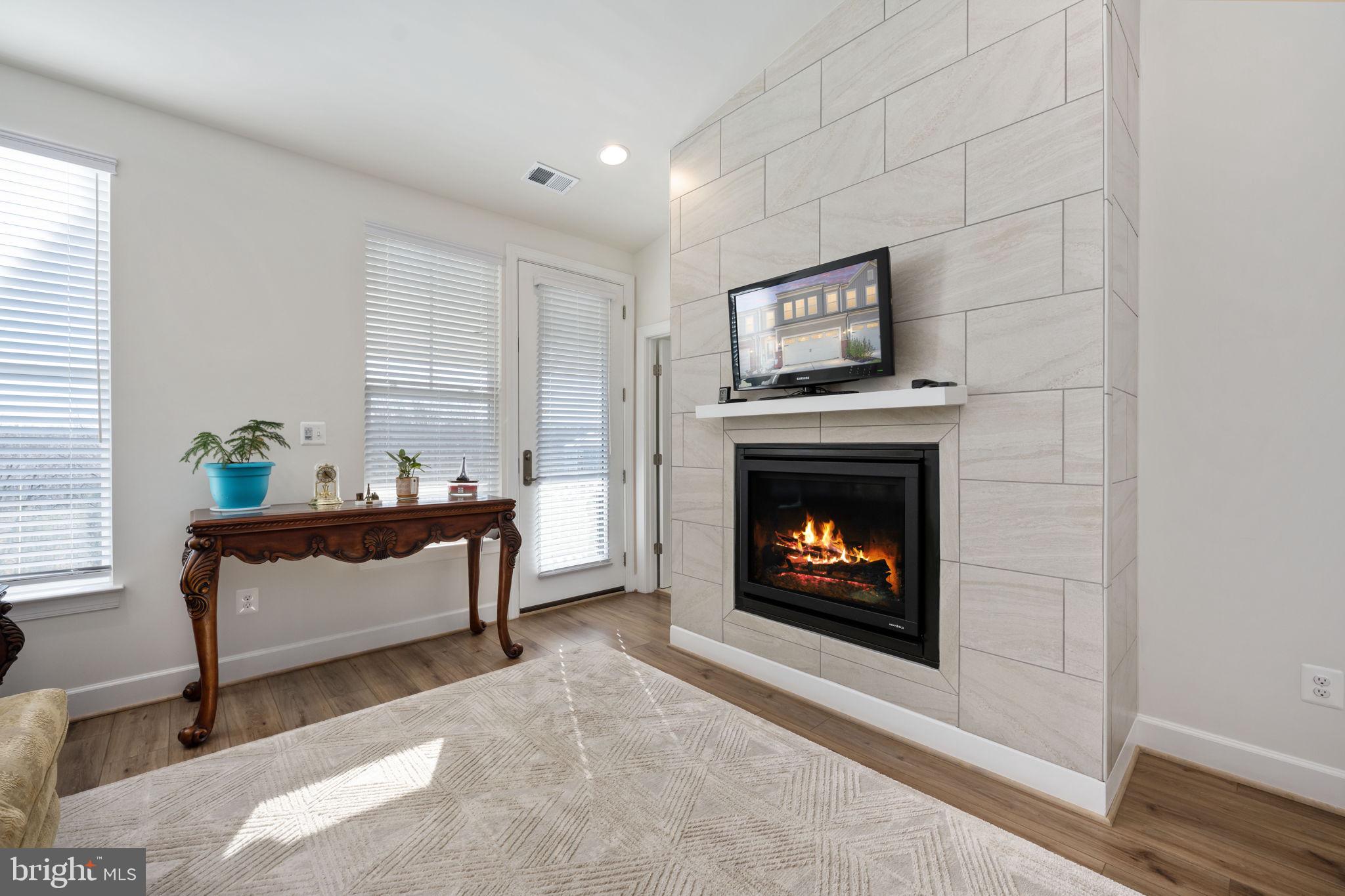 245 Smokebush Dr