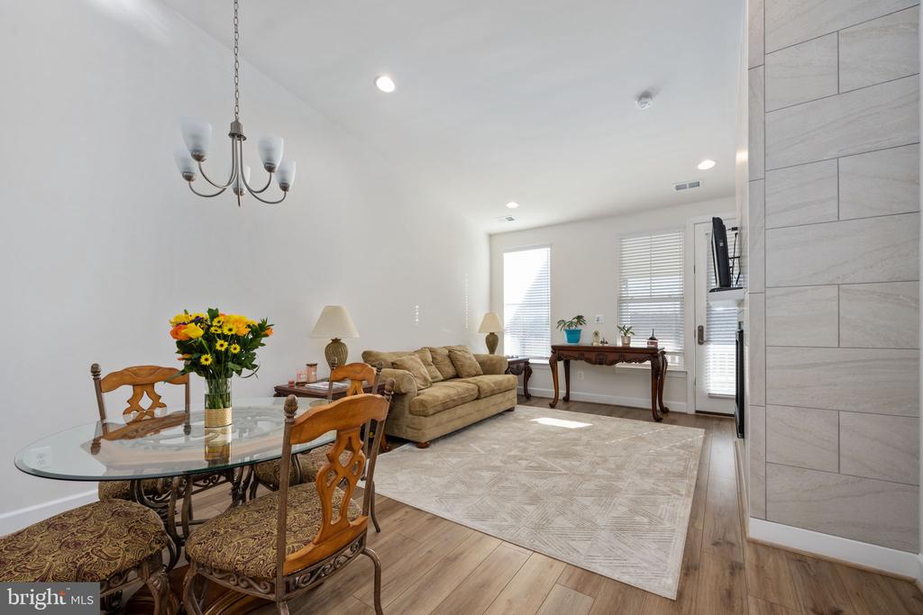 245 Smokebush Dr