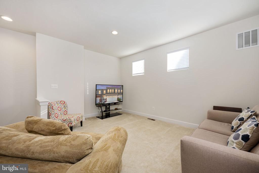 245 Smokebush Dr
