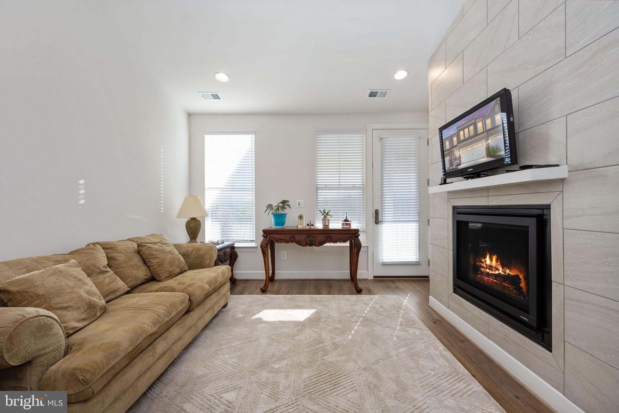 245 Smokebush Dr
