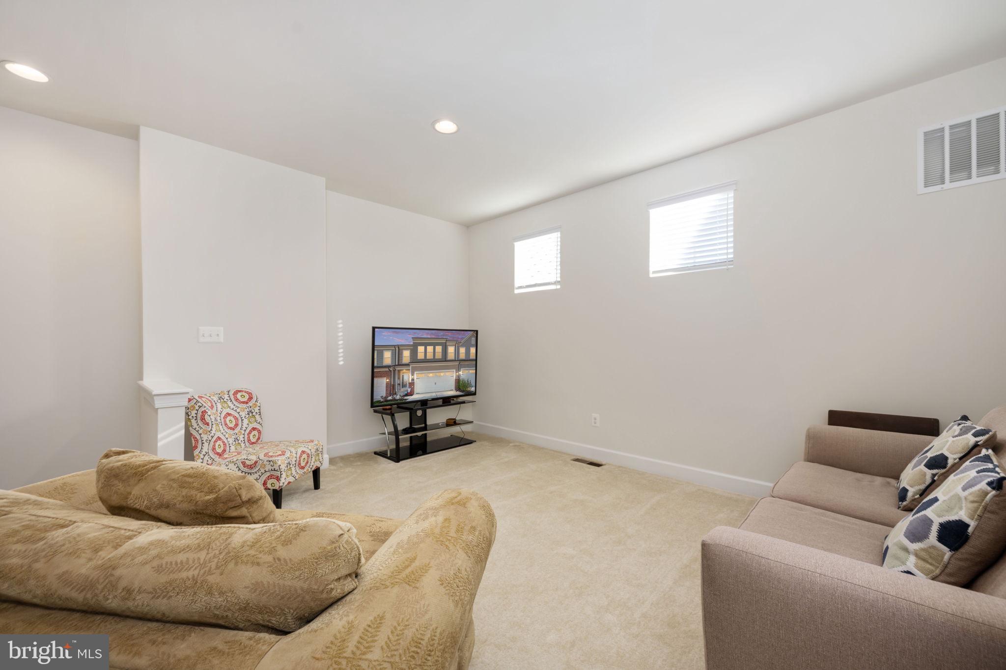 245 Smokebush Dr