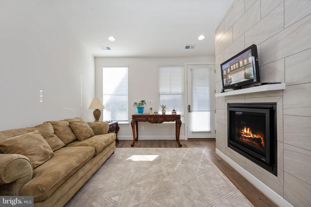 245 Smokebush Dr